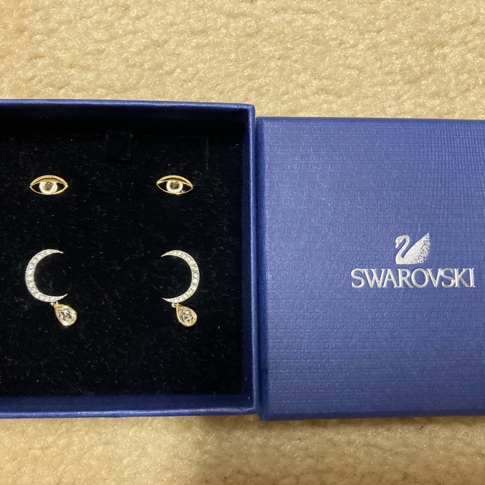 NIB Set of 2 Genuine Swarovski Earrings